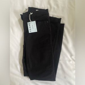 Frame Le Skinny de Jeanne Mid Rise Raw Edge Step Hem Jeans
